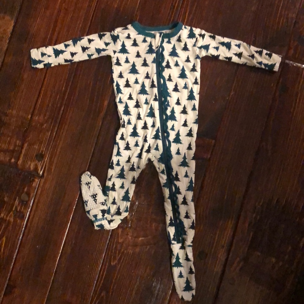 Kickee Pants ruffle footie- Evergreen Tree 9-12 mo
